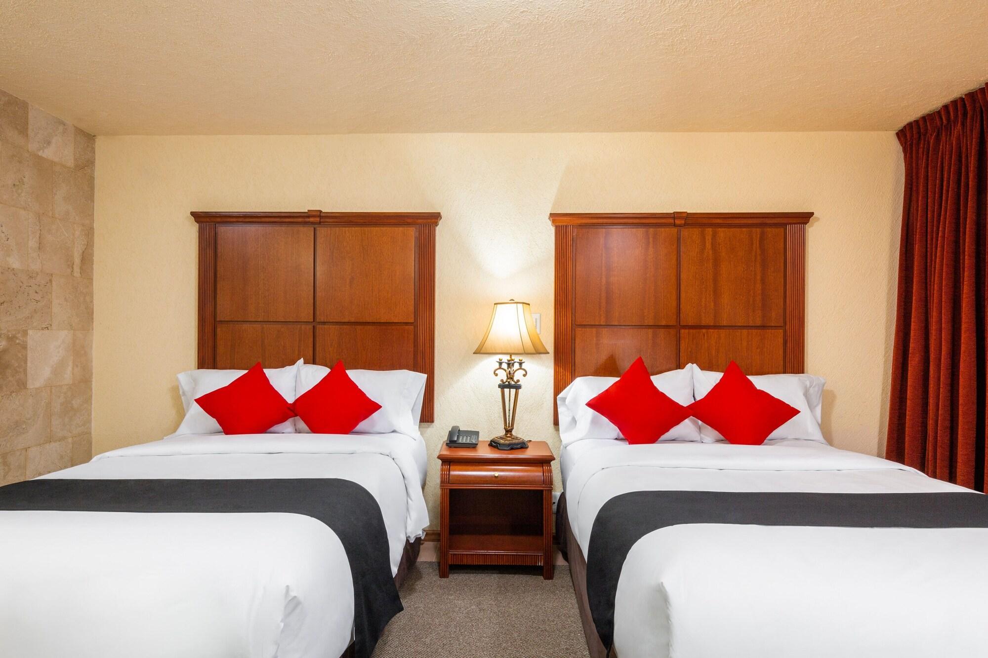 Howard Johnson By Wyndham Toluca Exteriör bild
