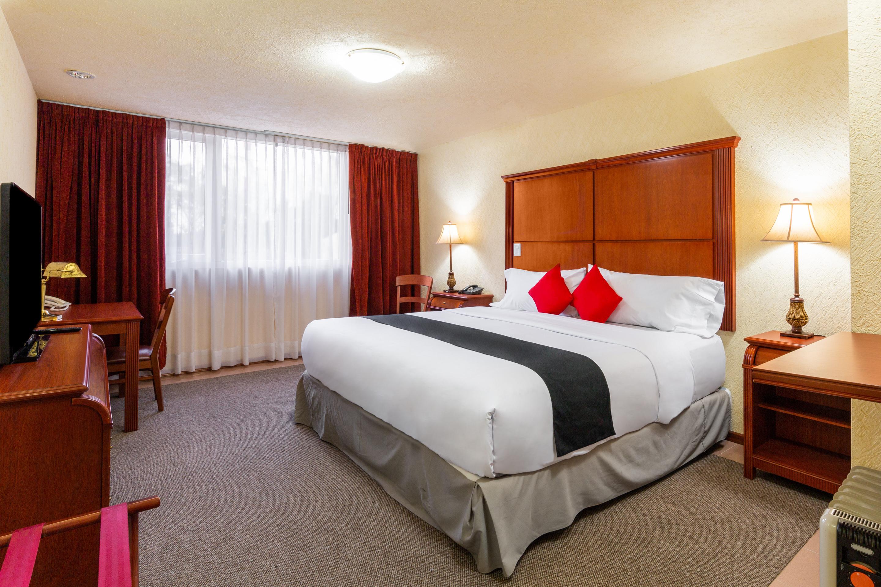 Howard Johnson By Wyndham Toluca Exteriör bild