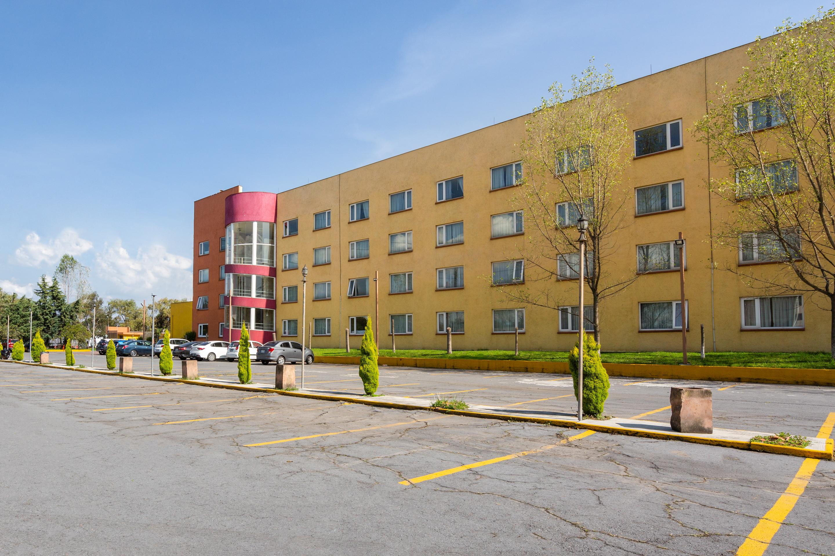 Howard Johnson By Wyndham Toluca Exteriör bild