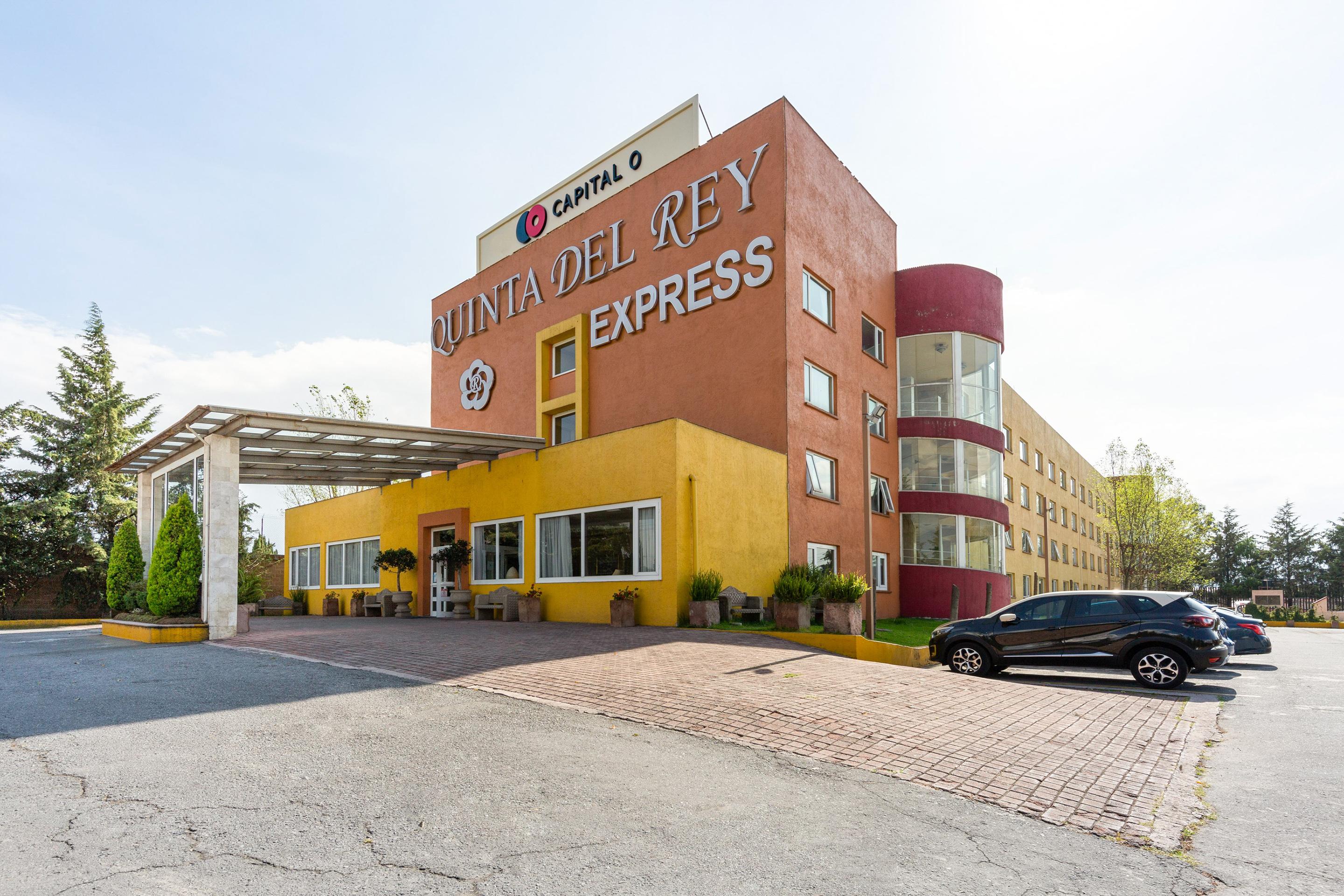 Howard Johnson By Wyndham Toluca Exteriör bild