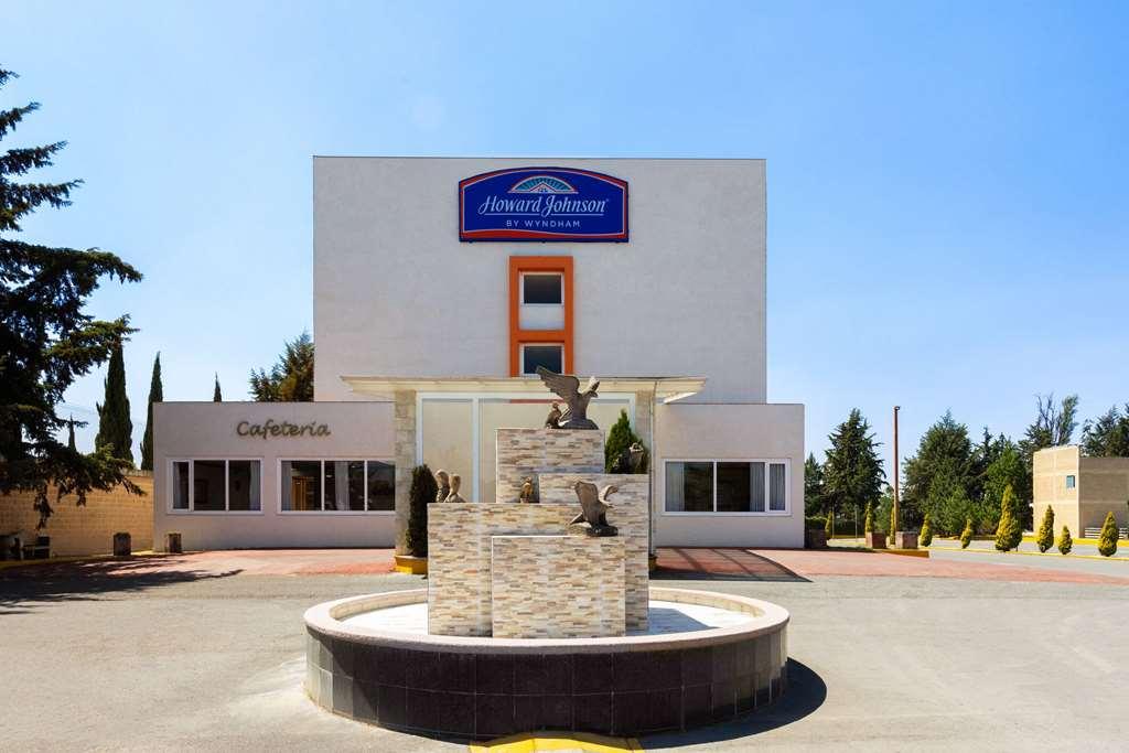 Howard Johnson By Wyndham Toluca Exteriör bild